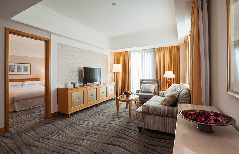 EXECUTIVE SUITE